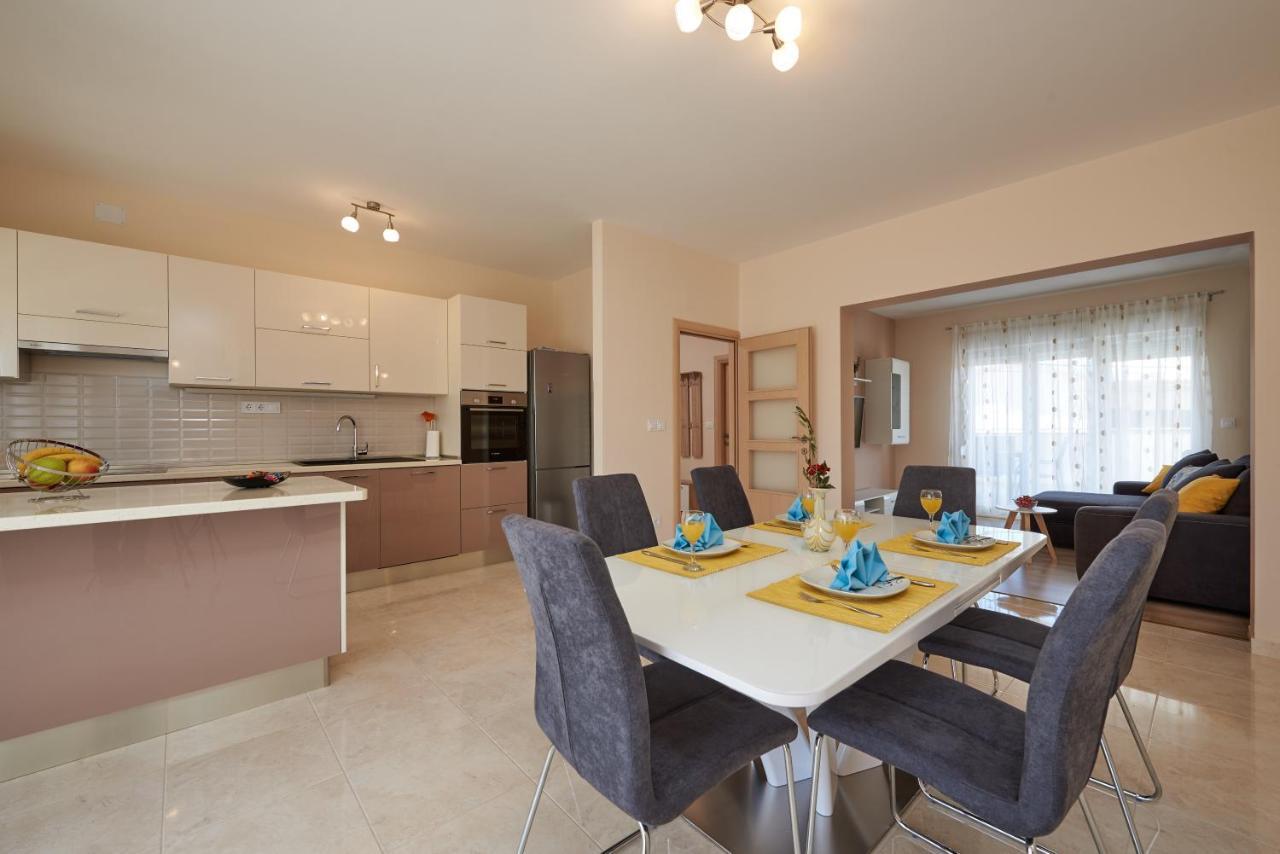 Apartman Tim โตรกีร์ ภายนอก รูปภาพ